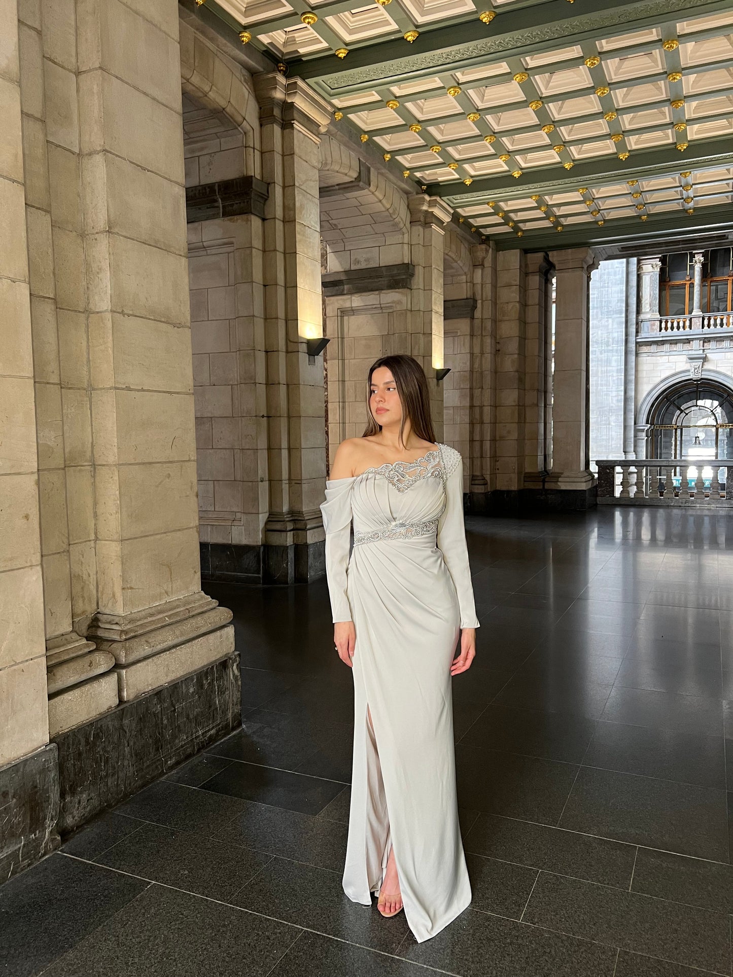 The Miray dress beige
