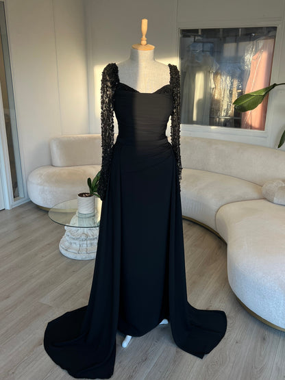The Asena dress black