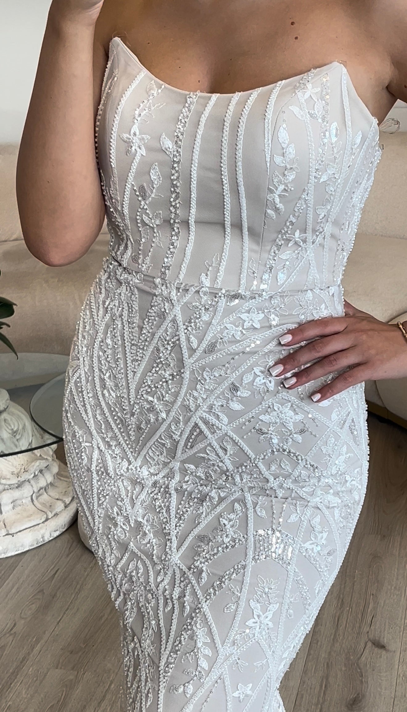 The Elida dress beige