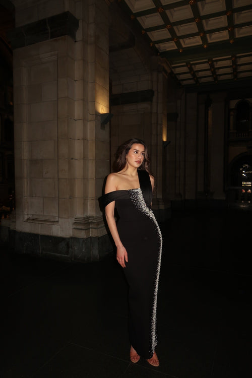 The Leya dress black