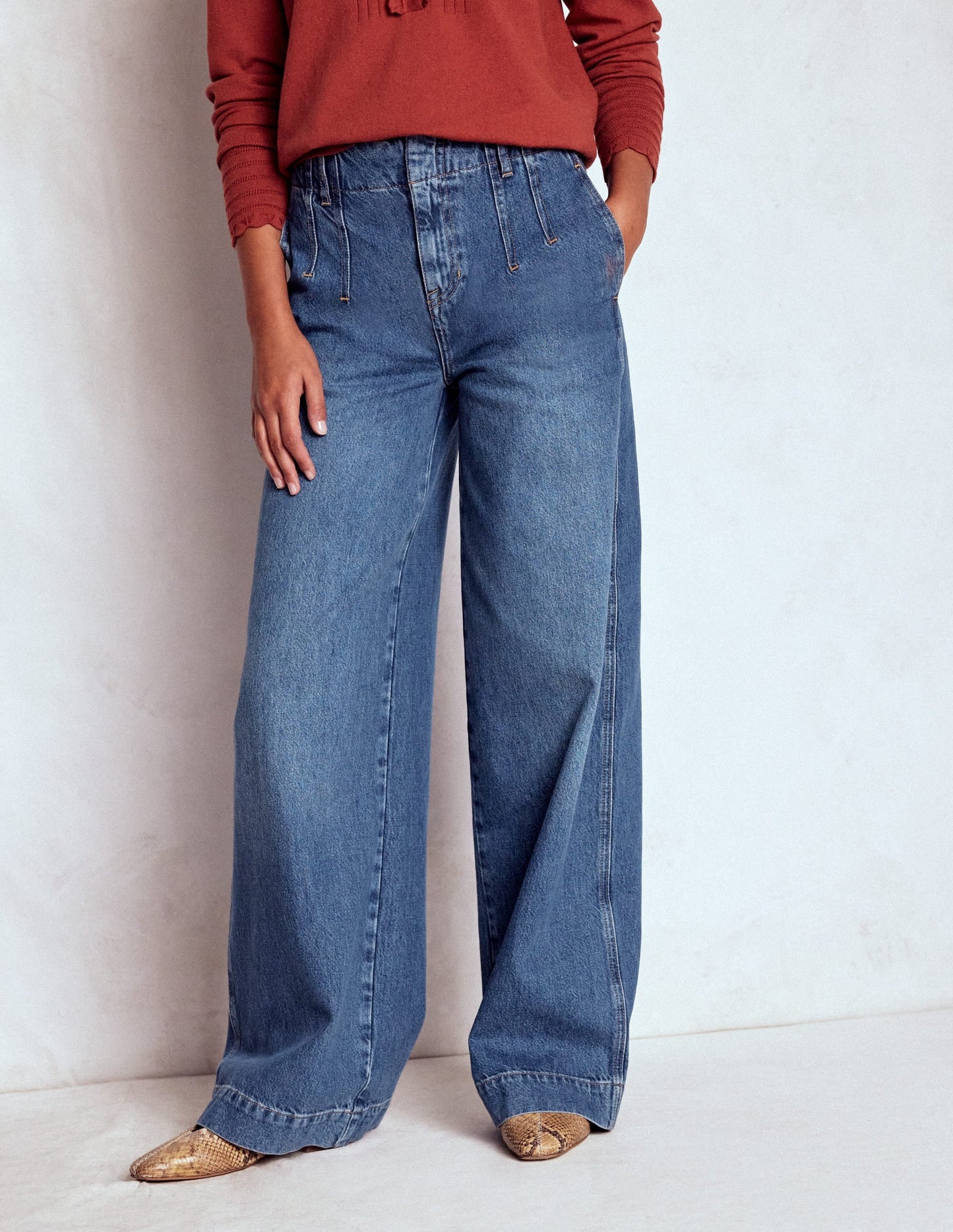 Stitch Detail Wide Leg Jeans-Mid Vintage