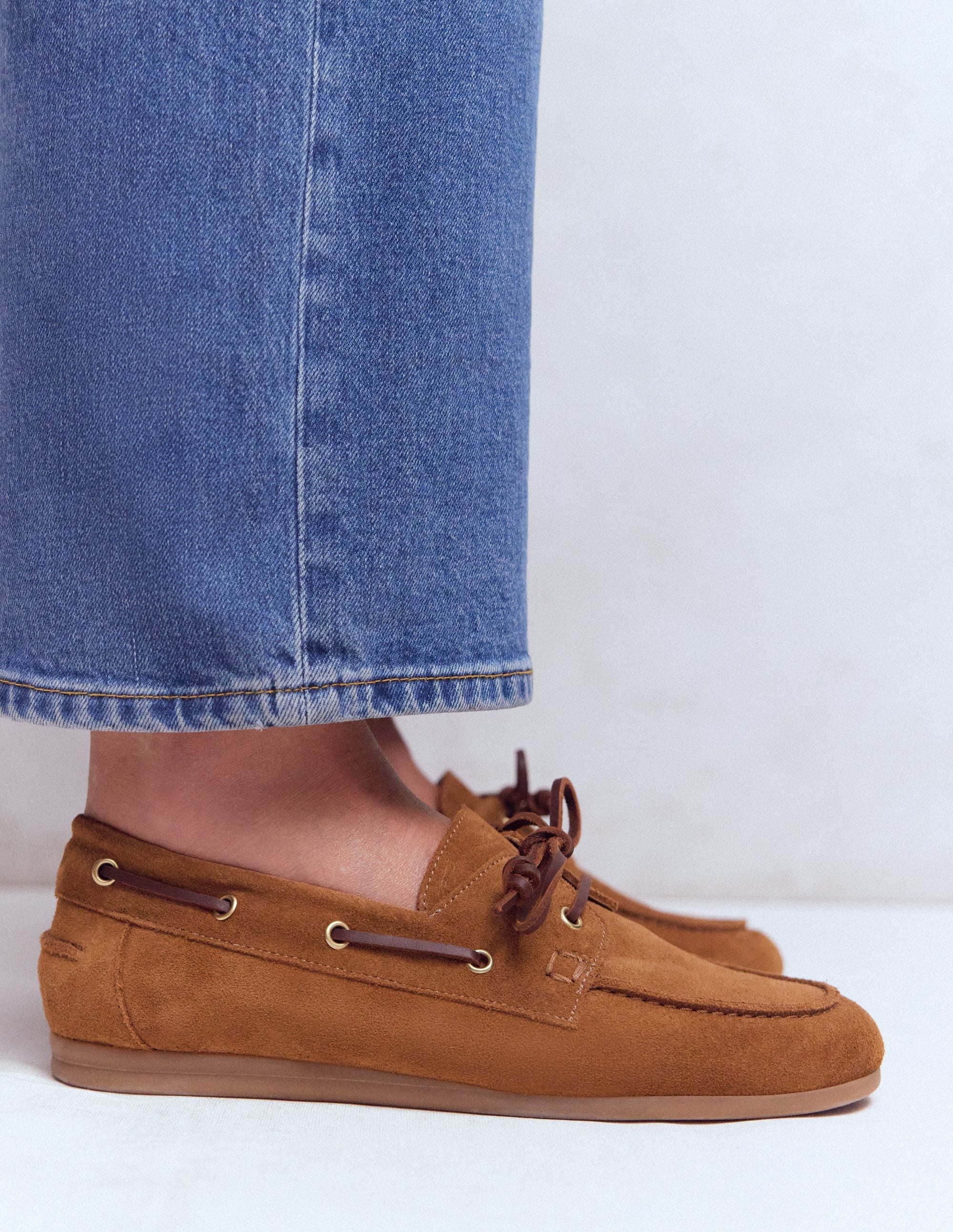Lace-Up Boat Shoes-Tan