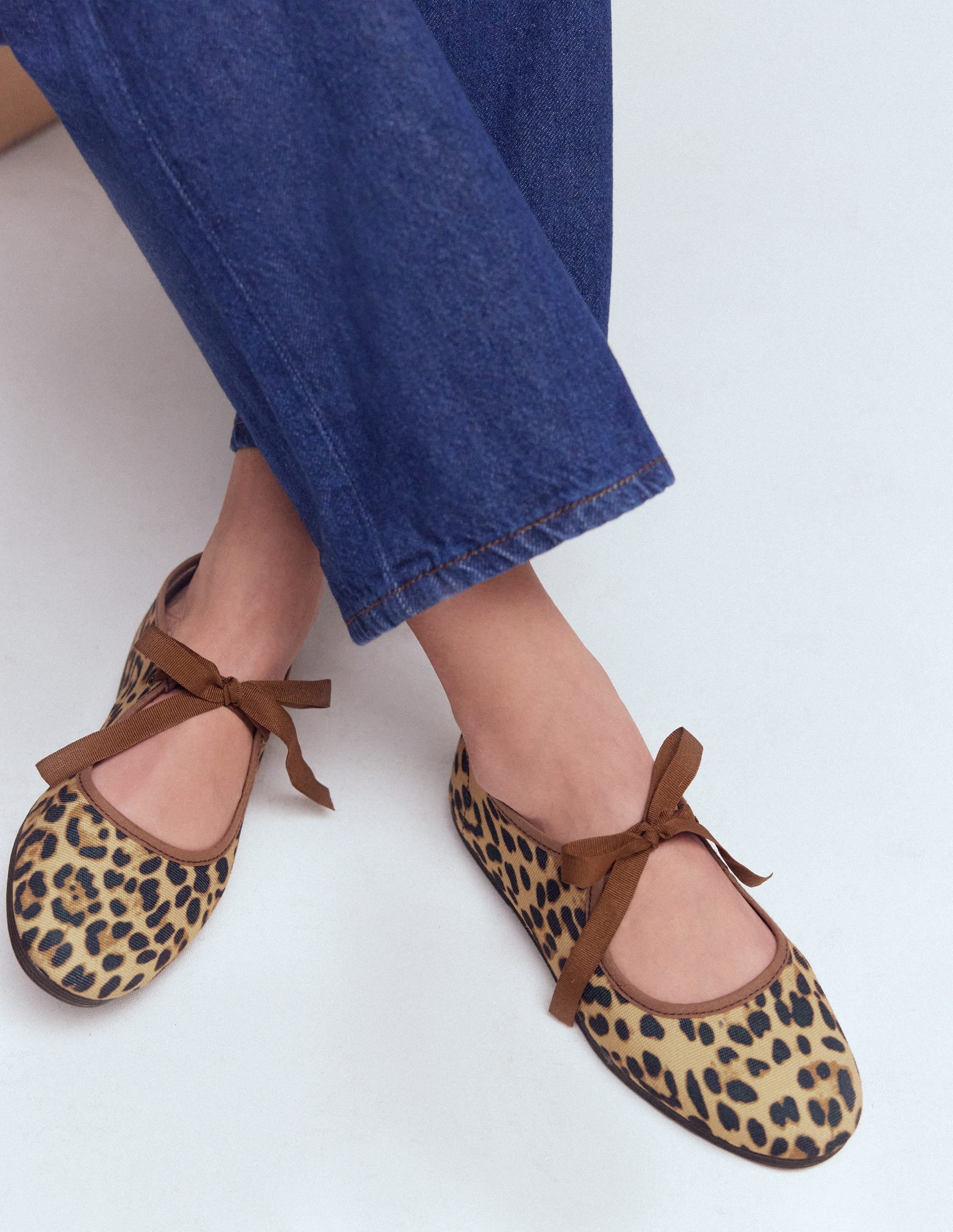 Flexi Tie Mary Janes-Leopard
