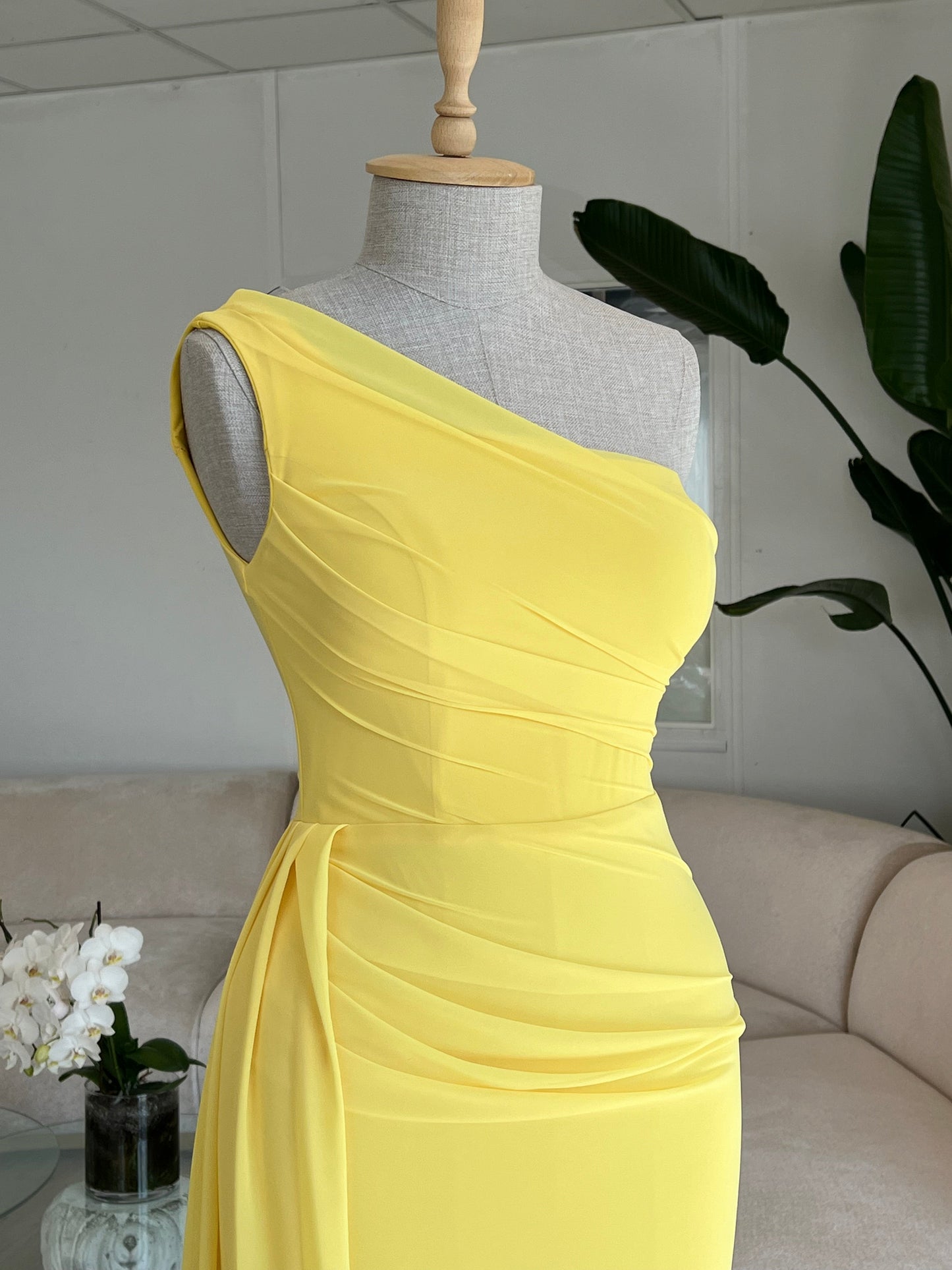 The Vanessa dress yellow