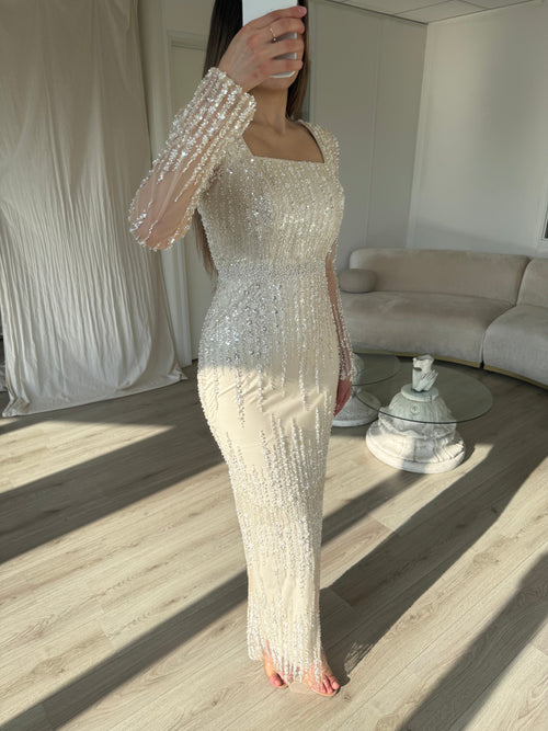 The Mirsu dress beige