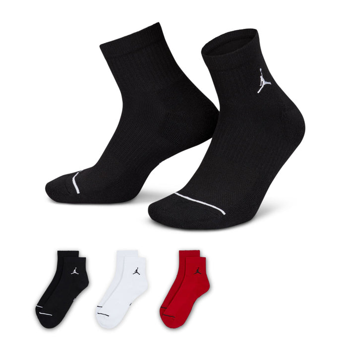 Black quarter crew socks, white Jordan logo and contrast heel detail