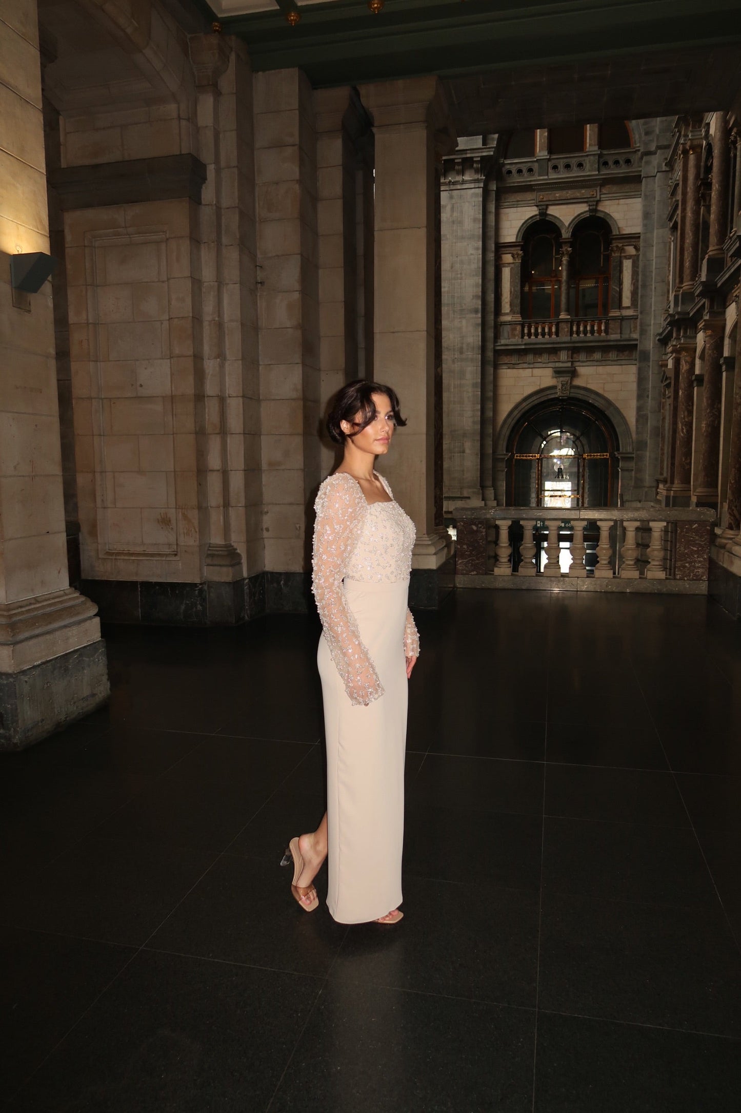The Melek dress beige