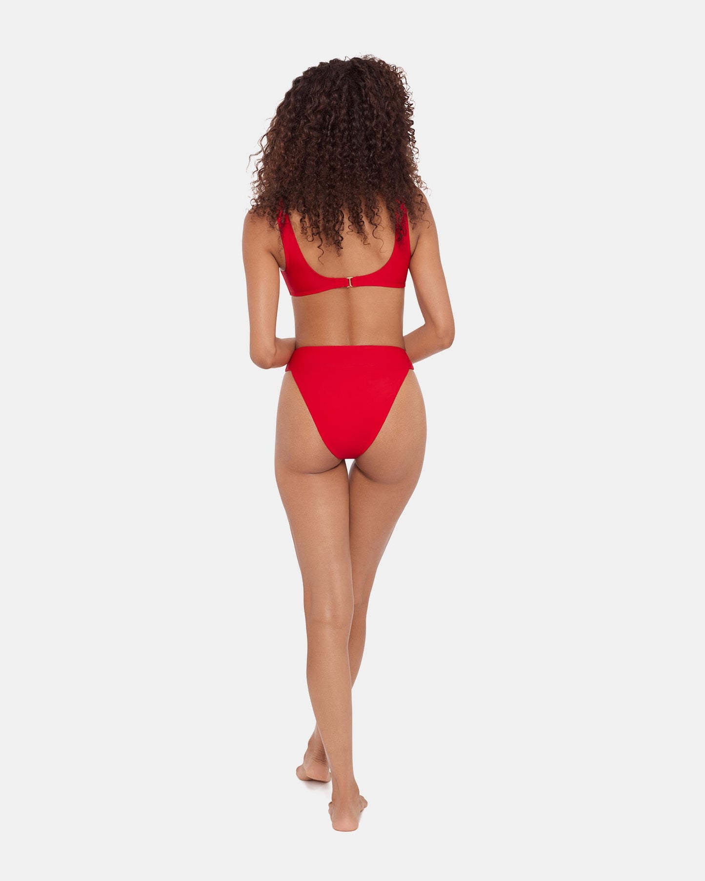 SLEEK 'N CHIC BIKINI TOP CHERRY