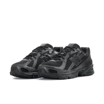 Men's New Balance lace-up running shoes, black with gray N logo and trim