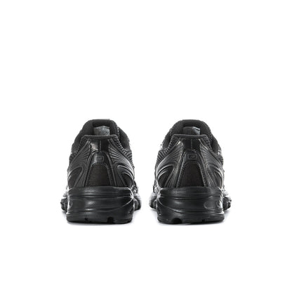 Men's New Balance running shoes heel view, black synthetic upper