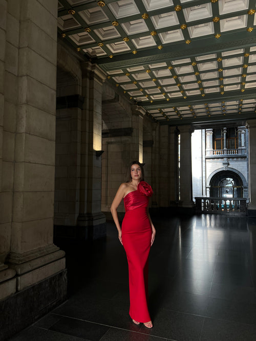 The Rozerin dress red