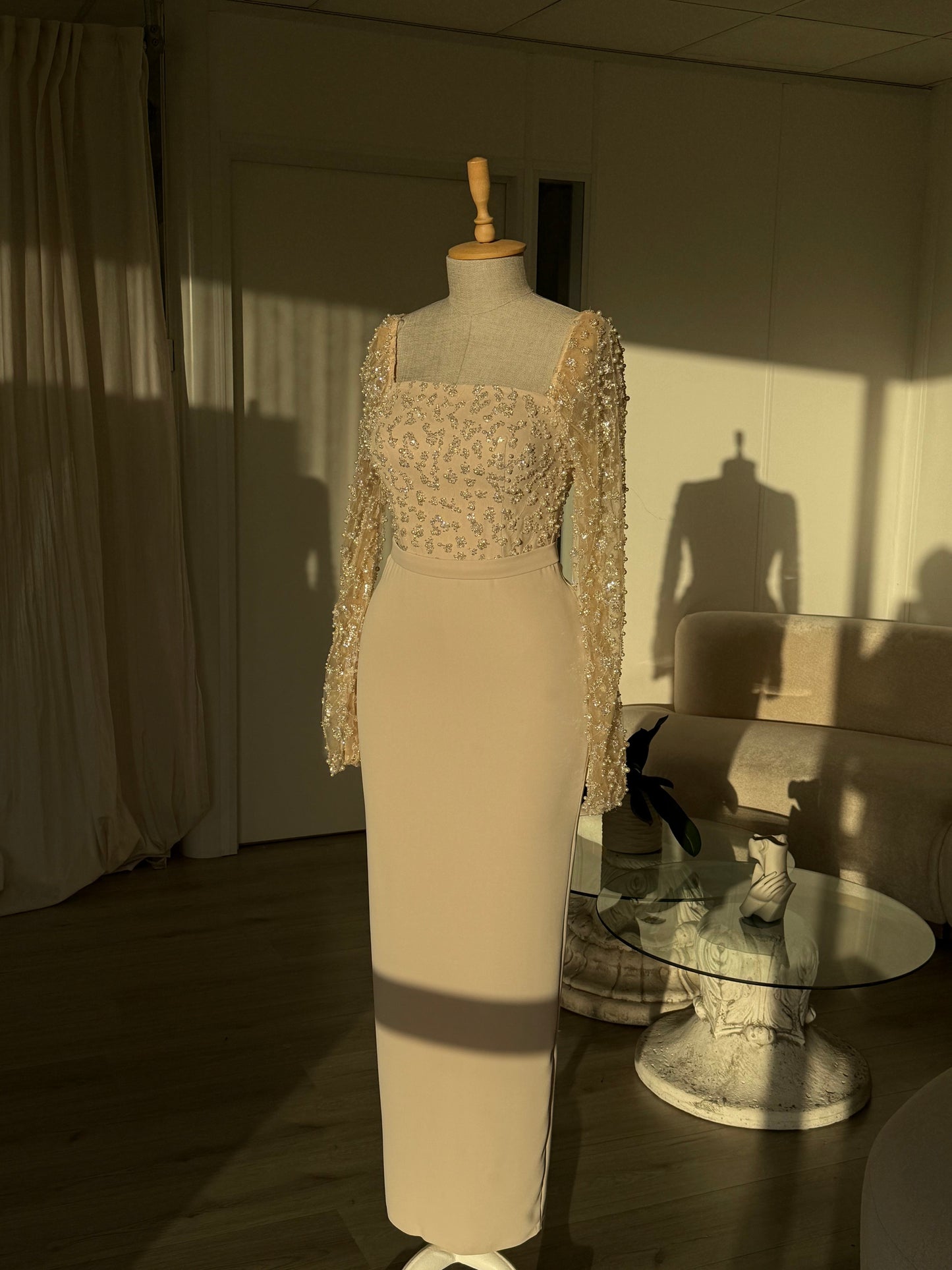 The Melek dress beige