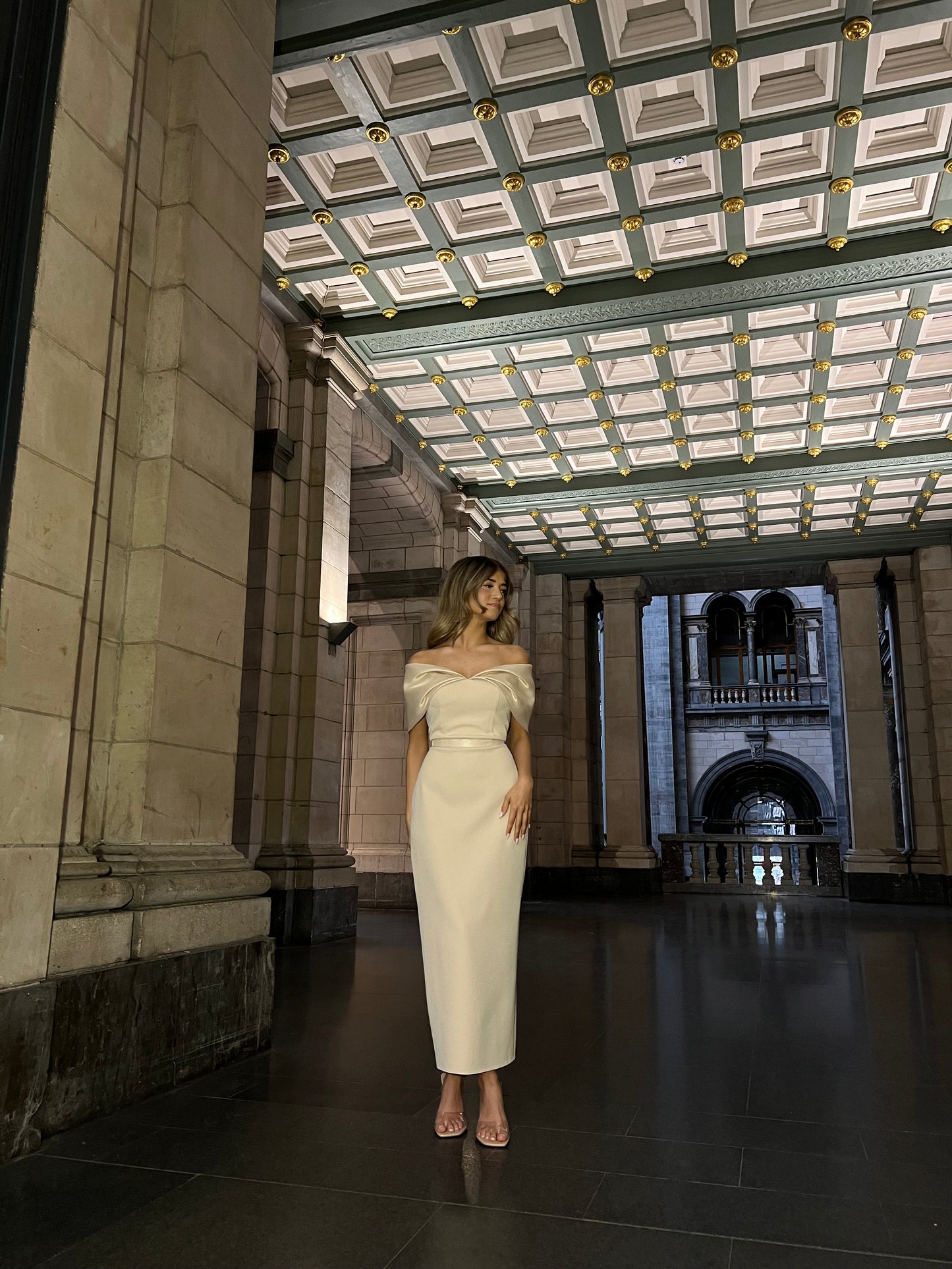 The Derin dress beige