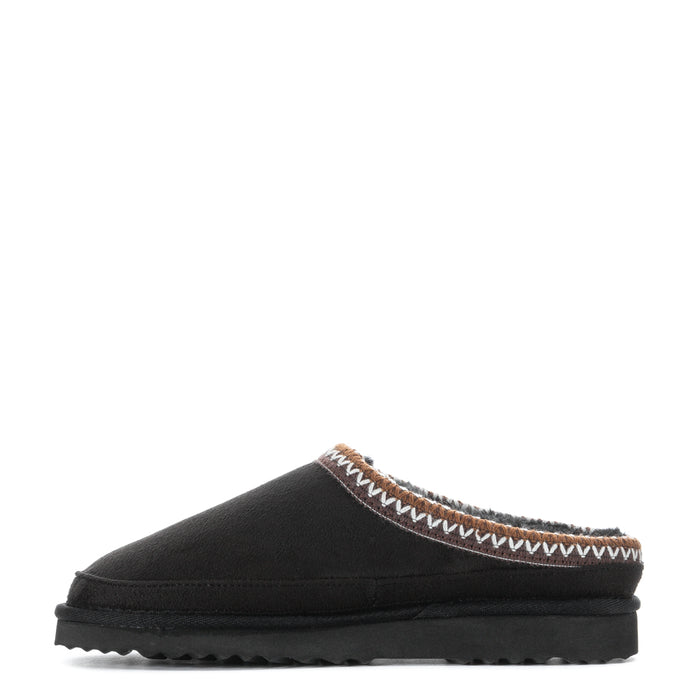 Women’s black slip-on slipper with zigzag edge stitching and cushioned sole