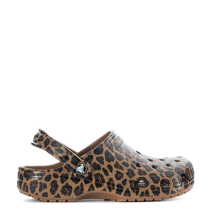Women's leopard-print clog with adjustable strap and round logo emblem, tan sole