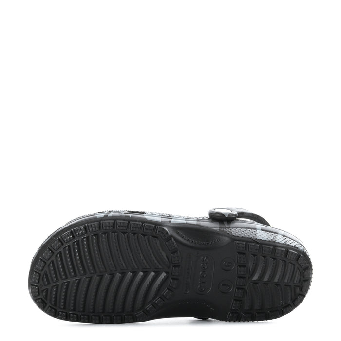 Youth camo clog outsole with textured tread and heel grip