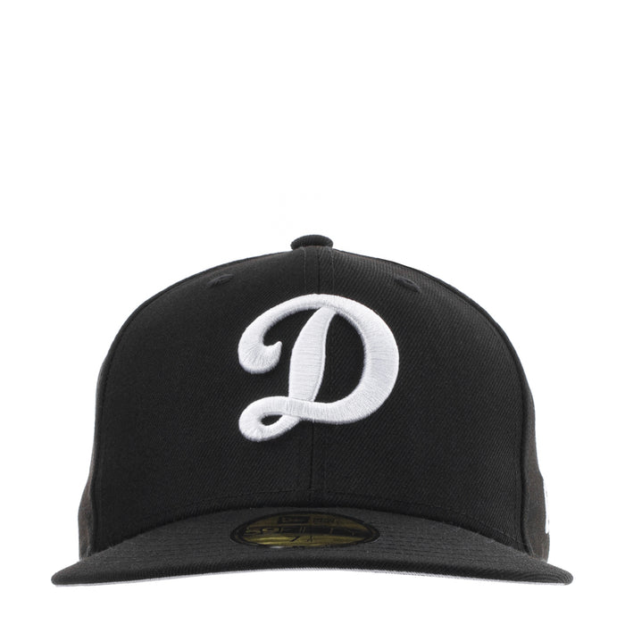 Black baseball cap with white D logo front panel