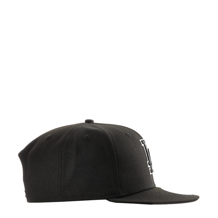 Black 950 baseball cap with side vertical logo detail