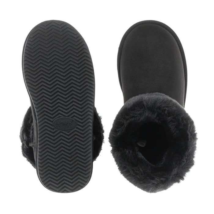 Kids black boot with textured outsole and plush interior faux-fur cuff