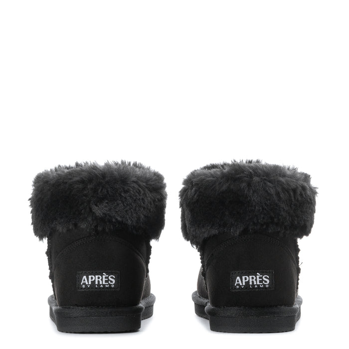 Kids black low boots with rear APRES logo patch and faux-fur cuff