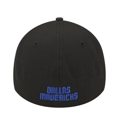 Black baseball cap with blue 'Dallas Mavericks' text on back