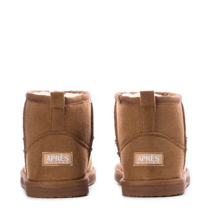 Women's chestnut low boots with rear APRES label patch and cushioned shearling lining