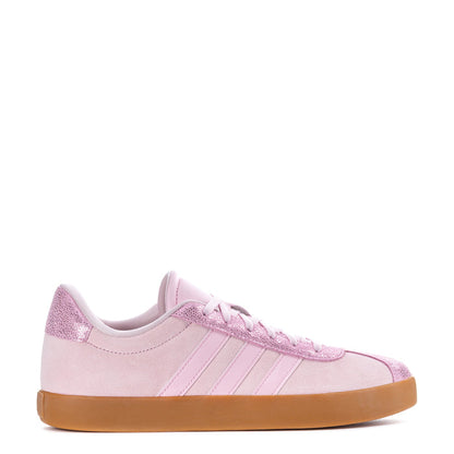 Youth low-top sneakers in light pink with lace-up front and gum rubber sole