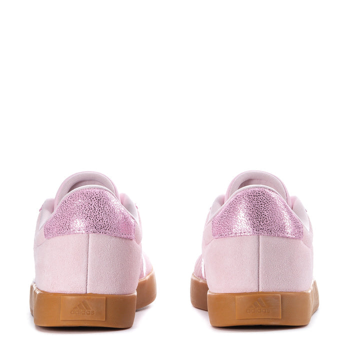 Youth sneakers back view in light pink with gum heel and cushioned collar